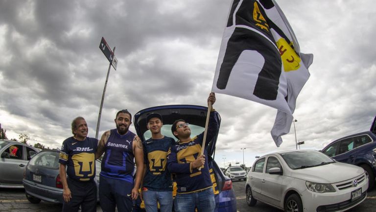 Afición de Pumas en el Estadio Azteca 