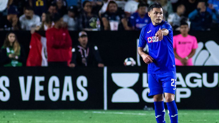 Pablo Aguilar, en juego de Cruz Azul 