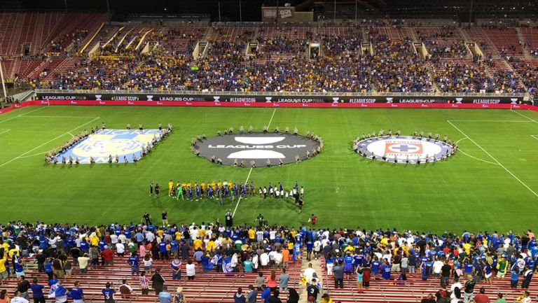 Así lucían las tribunas previo al silbatazo inicial