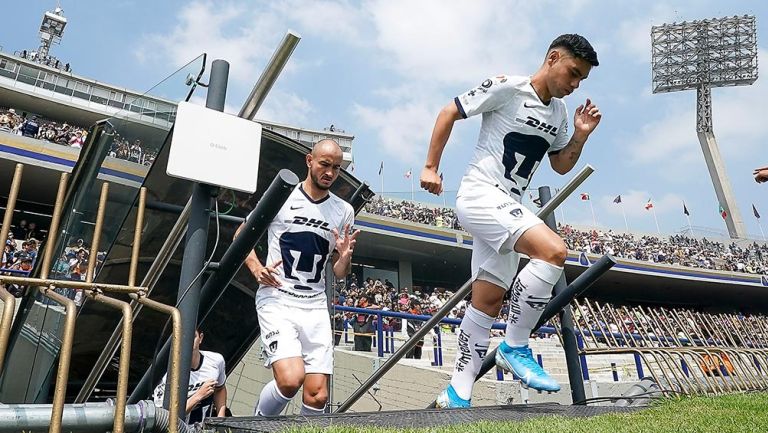 Carlos González y Felipe Mora saltan al campo