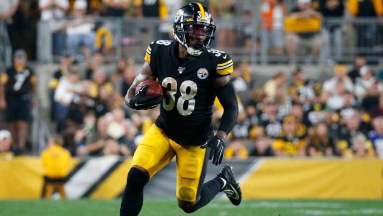 Jaylen Samuels en un partido con Pittsburgh Steelers