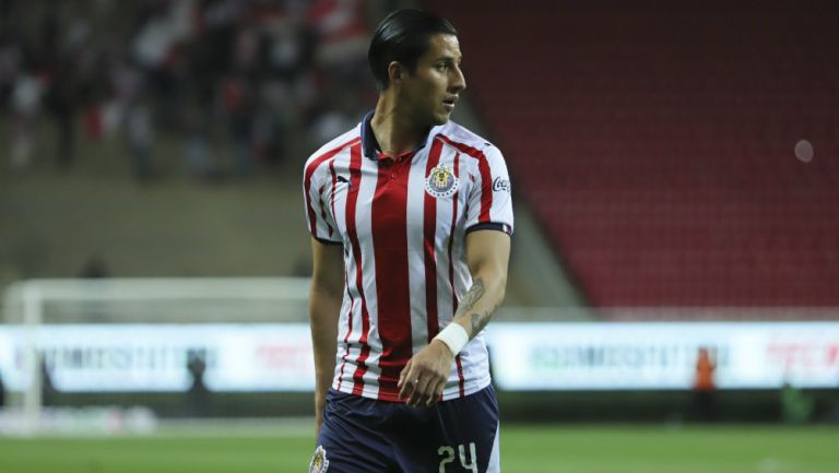 Carlos Cisneros durante un partido de Chivas