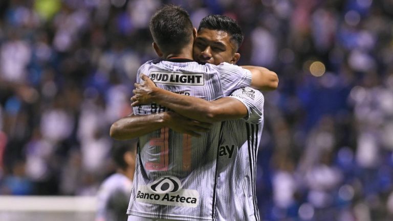 Facundo Barceló festeja su anotación contra el Puebla