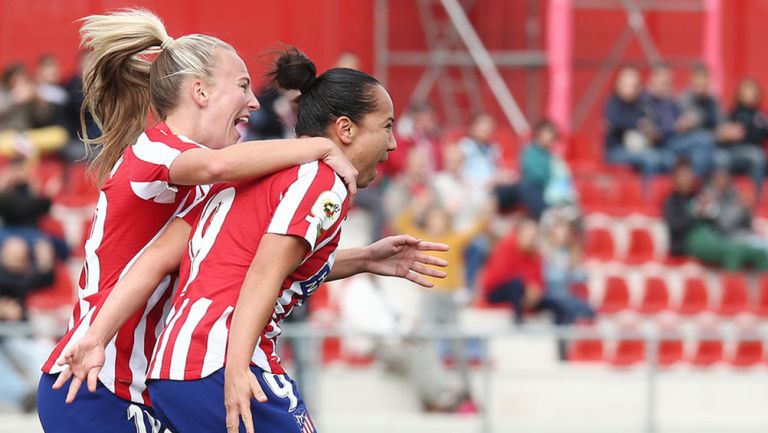 Charlyn Corral en festejo de gol contra el Real Madrid