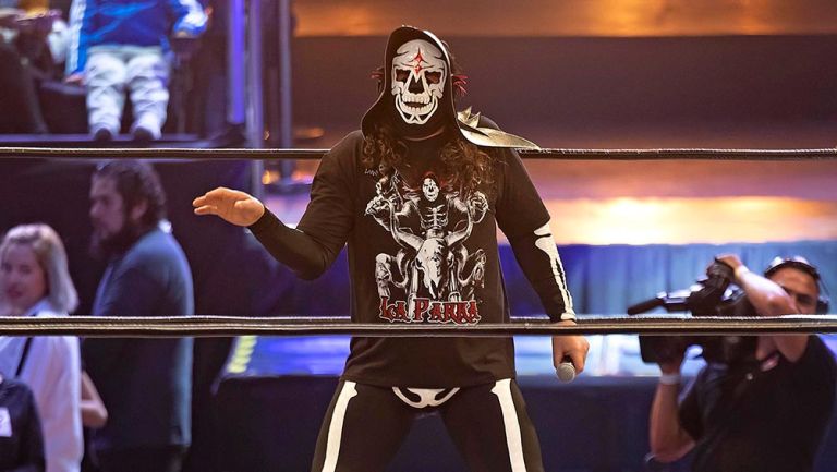 La Parka durante un evento de lucha libre