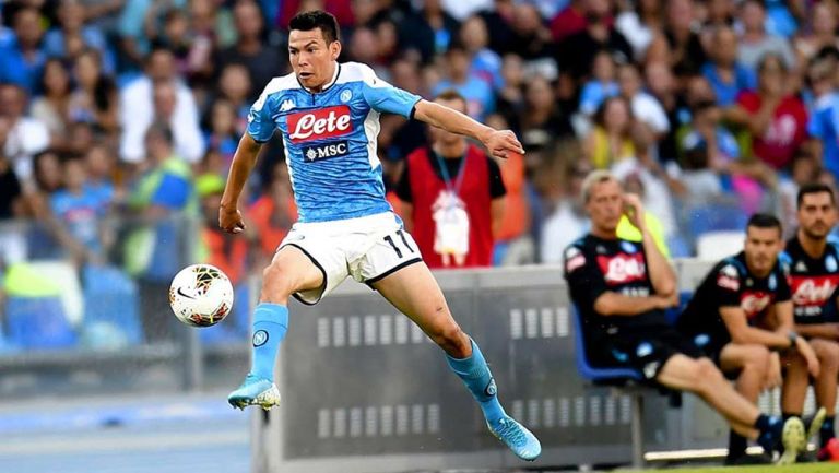 Chucky Lozano en acción con el Napoli