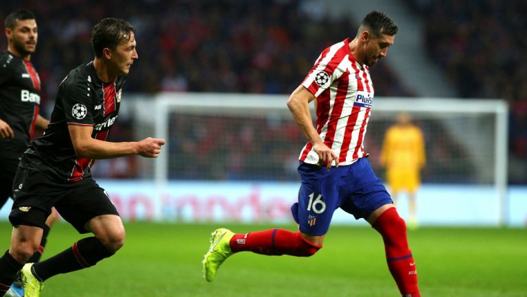 Héctor Herrera durante el partido vs Bayer Leverkusen