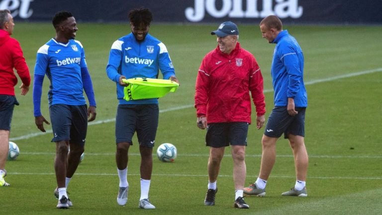 Javier Aguirre durante su primera práctica con Leganés