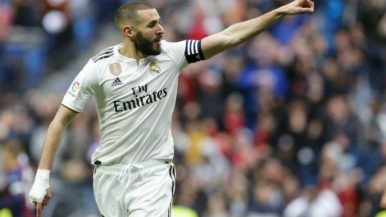 Karim Benzema jugando con el Real Madrid