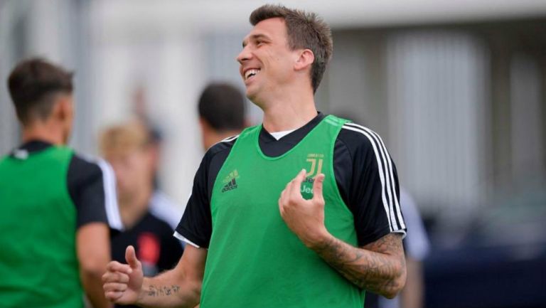 Mandzukic en un entrenamiento con la Juventus 