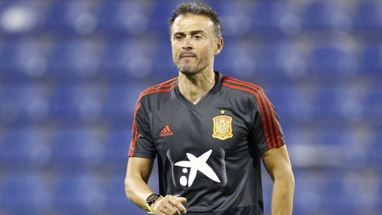 Luis Enrique dirige una sesión con España