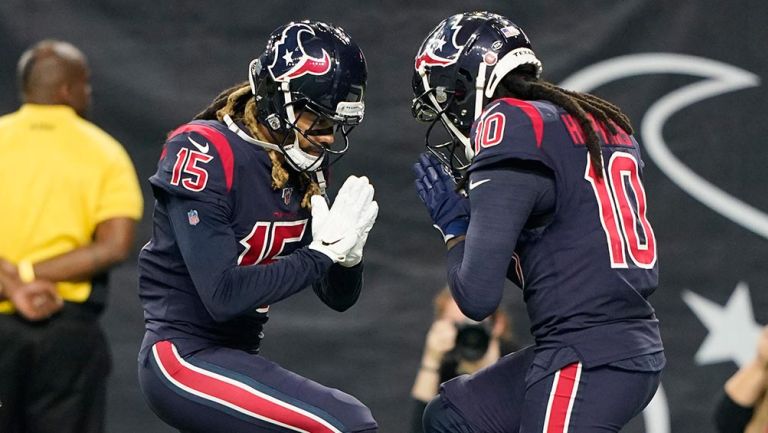 Will Fuller y DeAndre Hopkins celebran un touchdown contra Colts