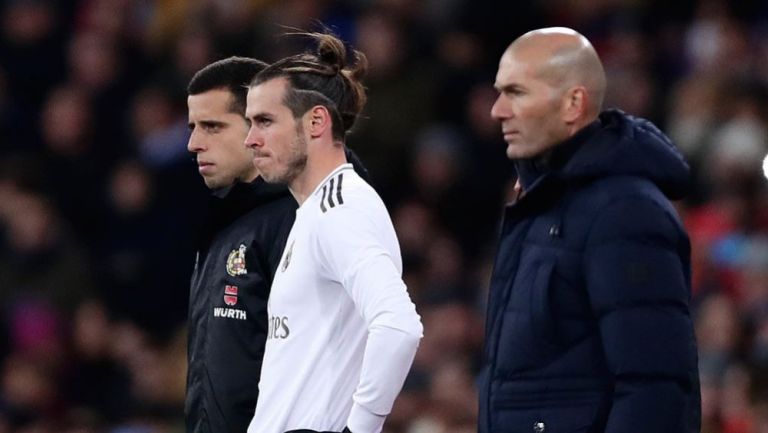 Gareth Bale junto a Zidane previo a entrar a la cancha del Bernabéu