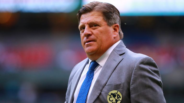 Miguel Herrera en partido ante Santos