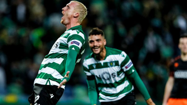 Sporting celebrando gol ante PSV