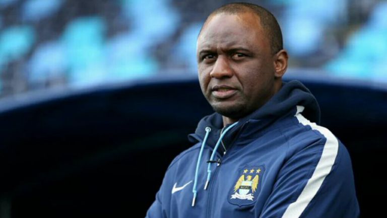 Patrick Vieira como entrenador de divisiones inferiores del Manchester City