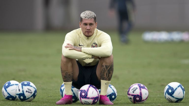 Nicolás Castillo en entrenamiento con las Águilas