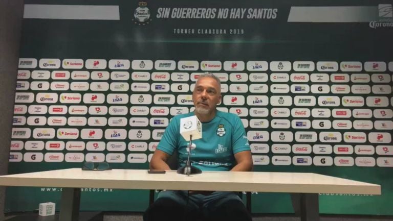 Pérez Padrón, en una conferencia de prensa