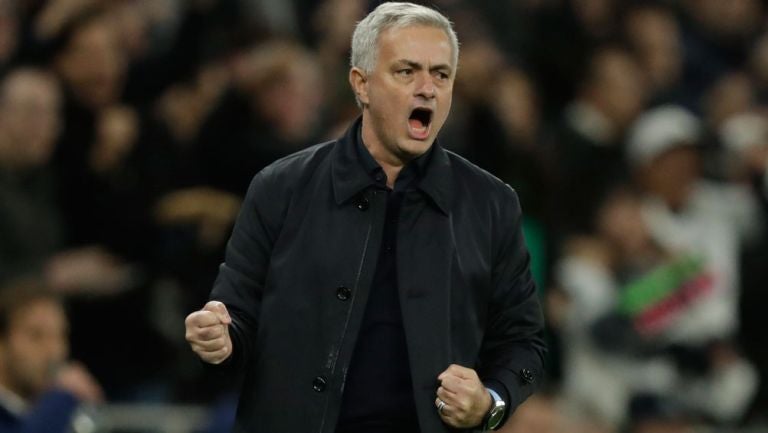 Mourinho celebra una anotación del Tottenham 