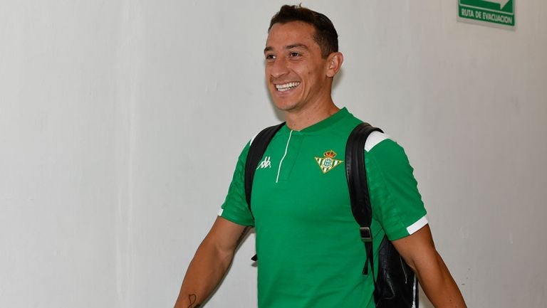 Andrés Guardado, previo a un partido con el Betis