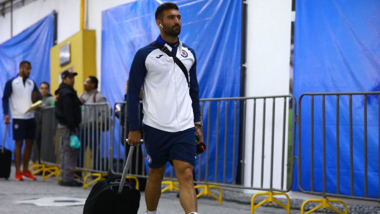 Martín Cauteurccio , tras un juego de Cruz Azul en el Azteca