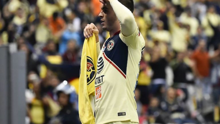 Nicolás Benedetti celebrando su anotación ante Xolos