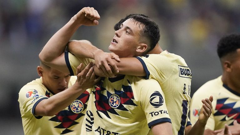 Federico Viñas celebrando un gol ante Morelia