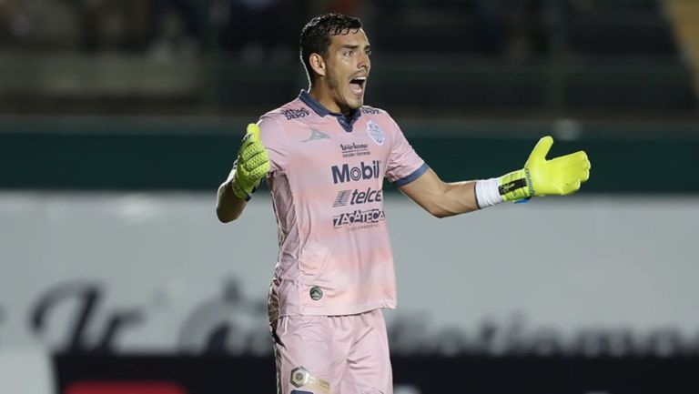 Sebastian Fassi festeja en un juego de  Mineros de Zacatecas