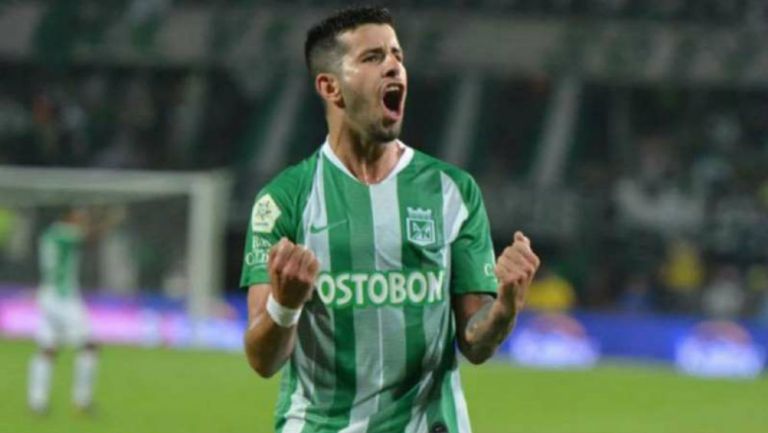 Ceppelini festeja una anotación con Atlético Nacional 