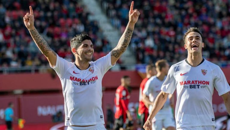 Banega festeja el triunfo con la tribuna