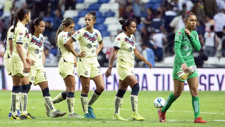 Jugadoras de América al final de un partido