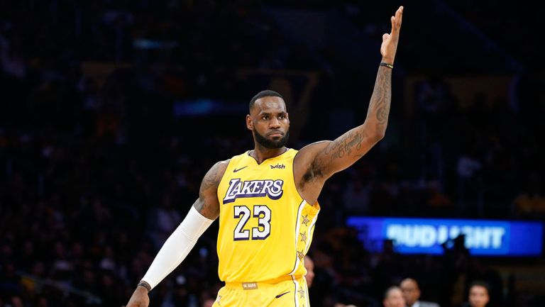 LeBron James, en un partido con Lakers