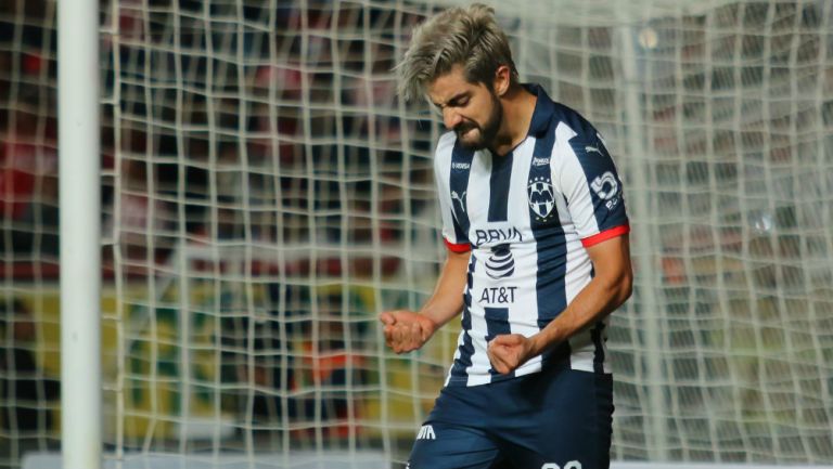 Rodolfo Pizarro celebra un gol ante Necaxa