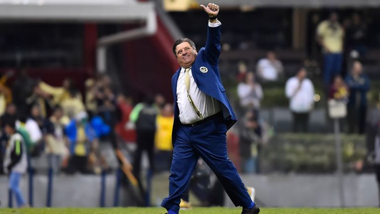 América: Miguel Herrera durante un partido