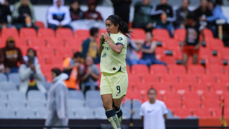 Lucero Cuevas durante un partido con América Femenil