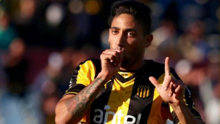 Jonathan Urretavizcaya en su etapa anterior con Peñarol