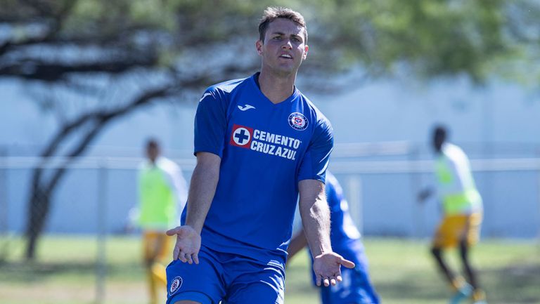 Santiago Giménez celebra un gol de Cruz Azul