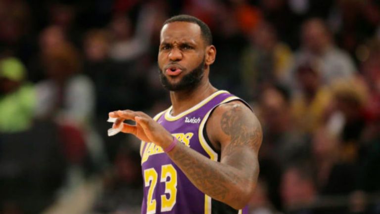 LeBron James en un juego de los Lakers 