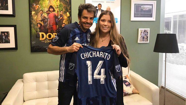 Eugenio Derbez presentó a Chicharito