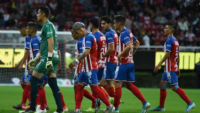 Los jugadores de Chivas al final del partido contra Dorados