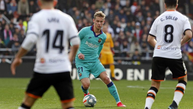 Frankie De Jong durante el partido entre Valencia y Barcelona