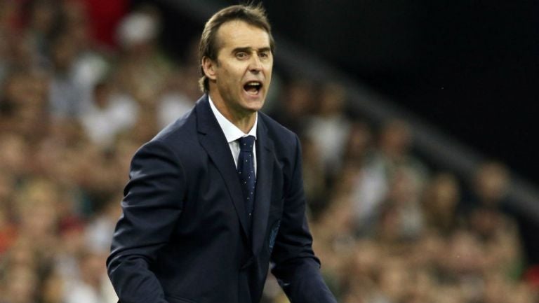 Lopetegui dirigiendo un partido de Sevilla