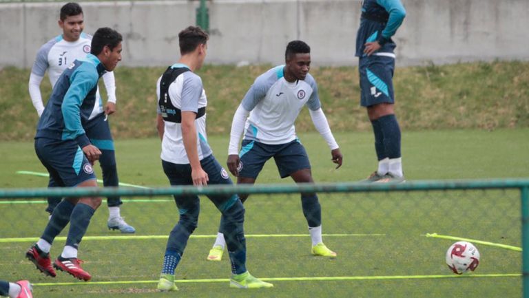 Cruz Azul ya tiene como refuerzo a Jonathan Borja