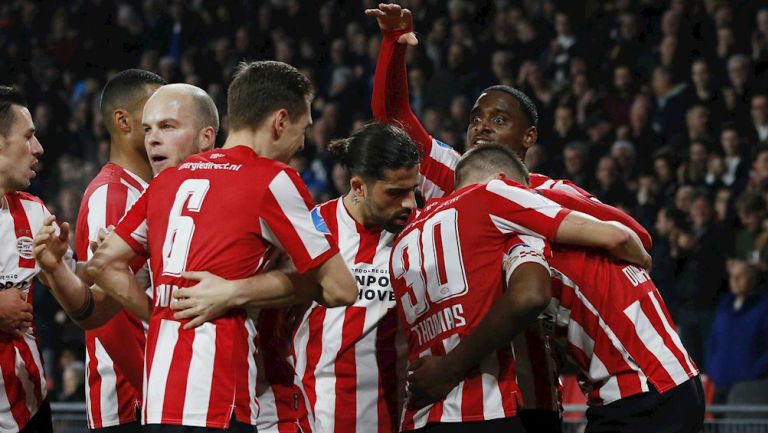 Jugadores del PSV celebrando un gol ante Willem II