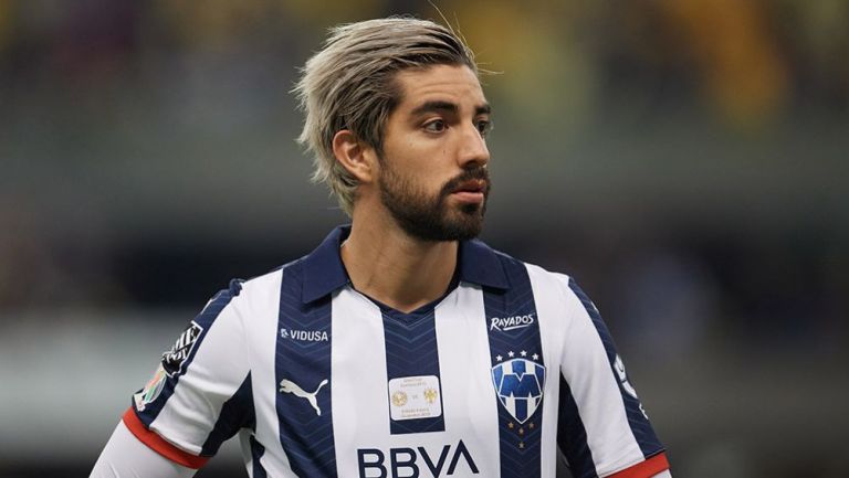 Rodolfo Pizarro en un juego con Monterrey