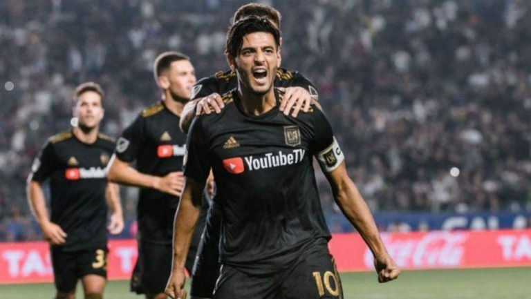 Carlos Vela celebra un gol con Los Angeles FC