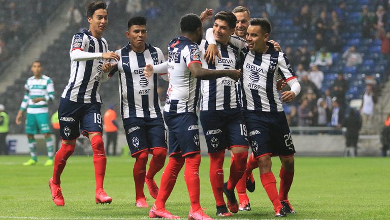 Festejo de Rayados en el gol a Santos