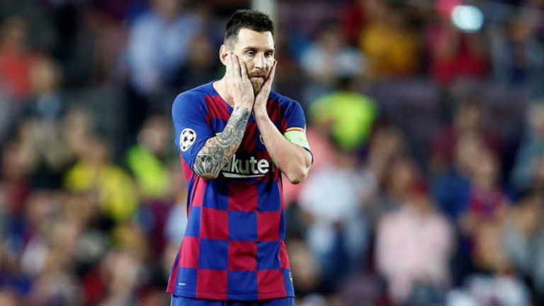 Leo Messi lamenta una acción en partido del Barcelona