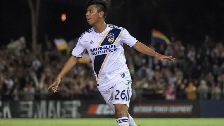 Efraín Álvarez en partido con LA Galaxy