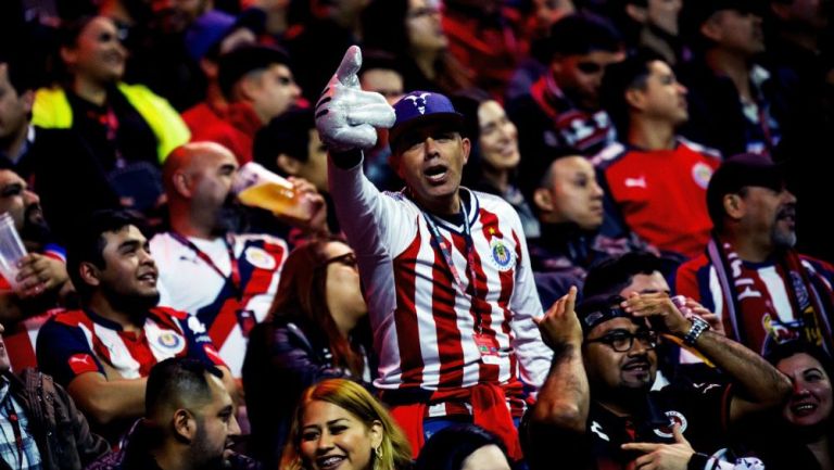 Aficionado de Chivas en el Estadio Caliente